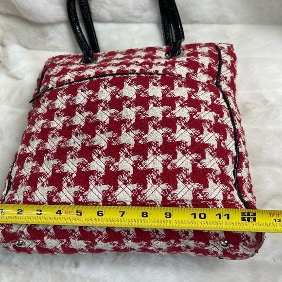 Vera Bradley white and red plaid shoulder bag with black double straps & trims - Picture 11 of 12